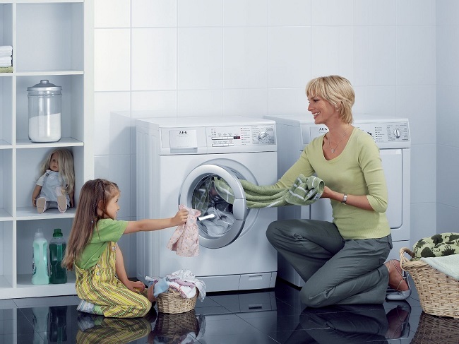 Vệ sinh máy giặt và máy sấy thường xuyên