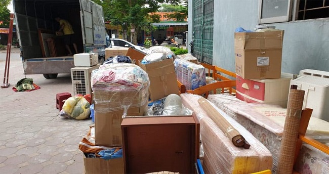 Đóng gói và bọc lót trước khi chuyển nhà tại Sài Gòn